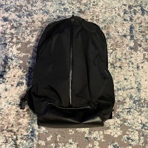 Lululemon Para Black Backpack 23L Vertical Zipper